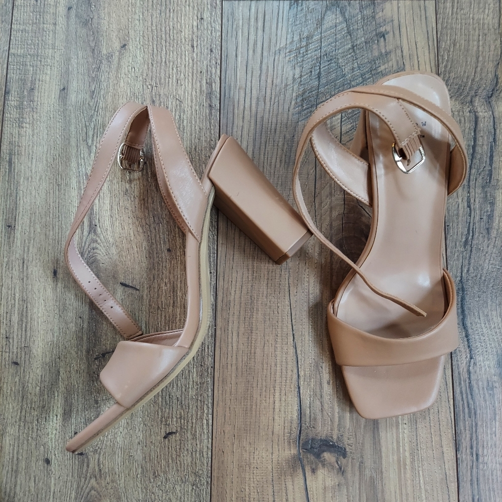 Tan Heels, New, Size 9.5, Brand: a new day.